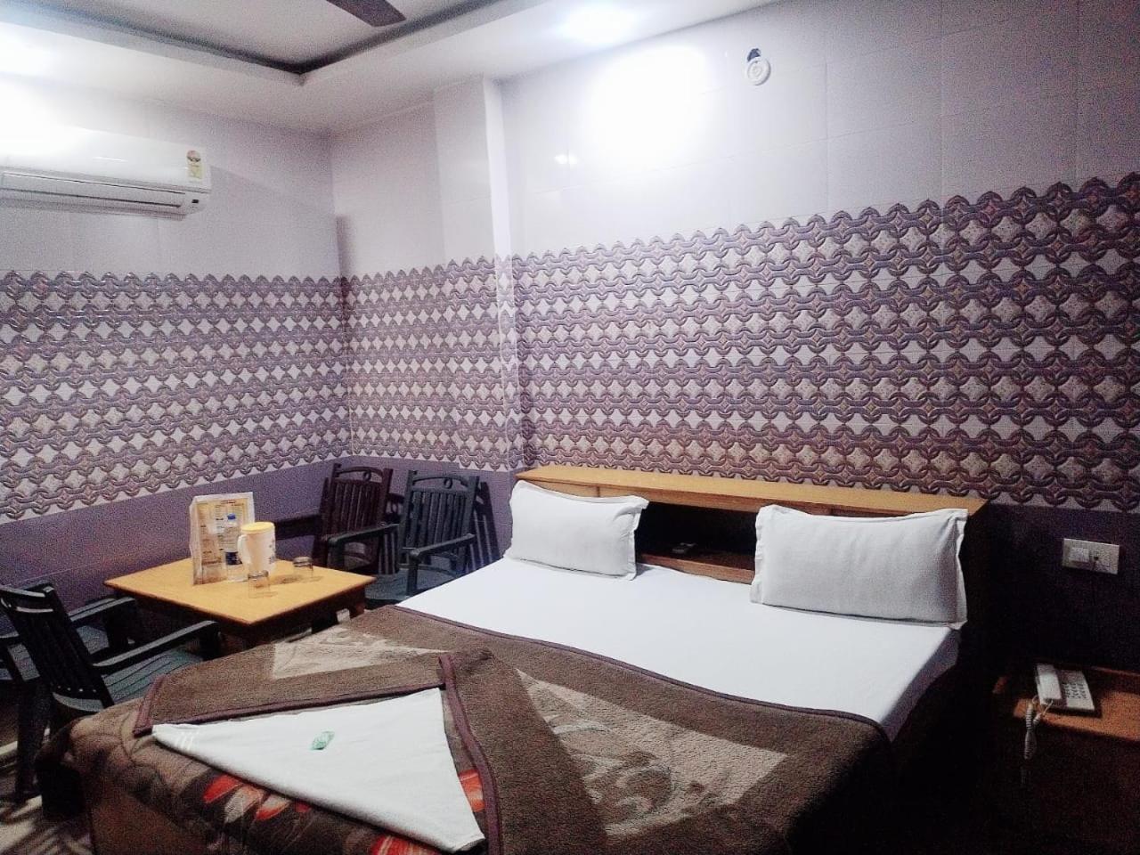 Hotel Vishal Palace Unnao Exterior foto